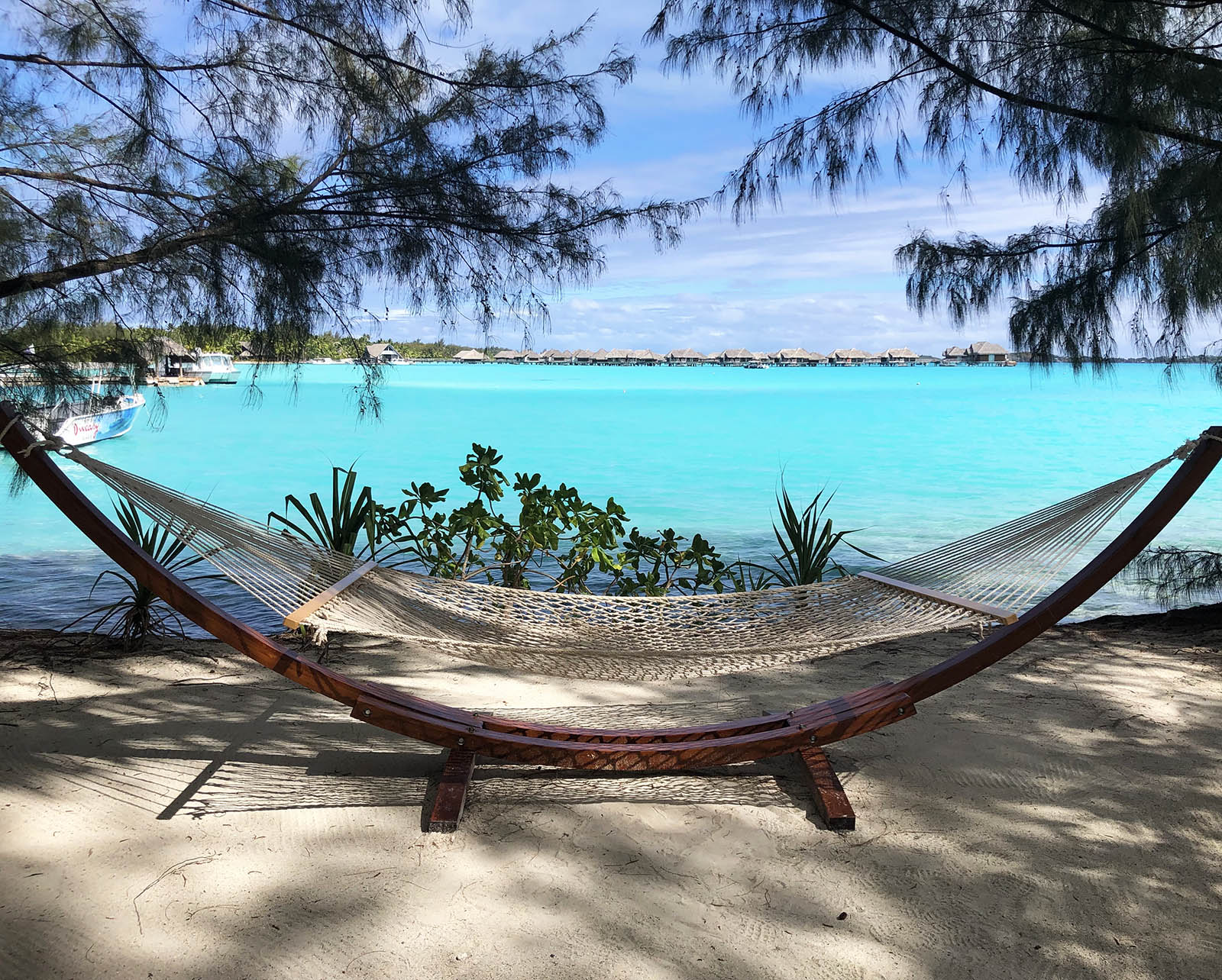 Relaxing time at Le Méridien Bora Bora. Credit: Christian Bergara