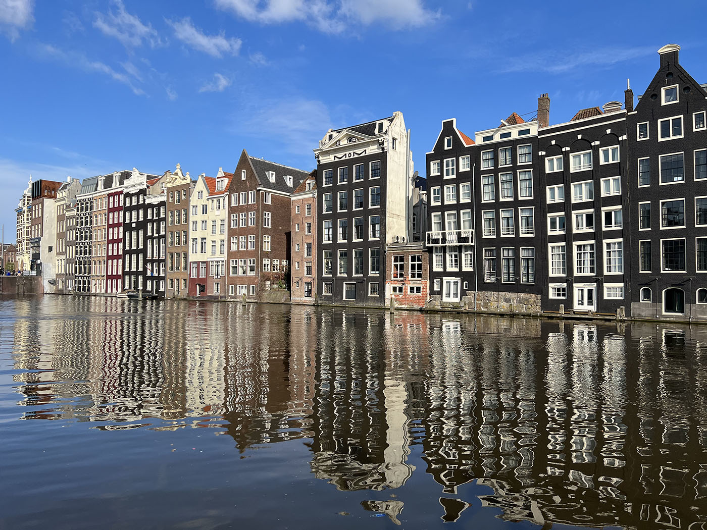 Damrak, Amsterdam. Credit: Carolina Valenzuela