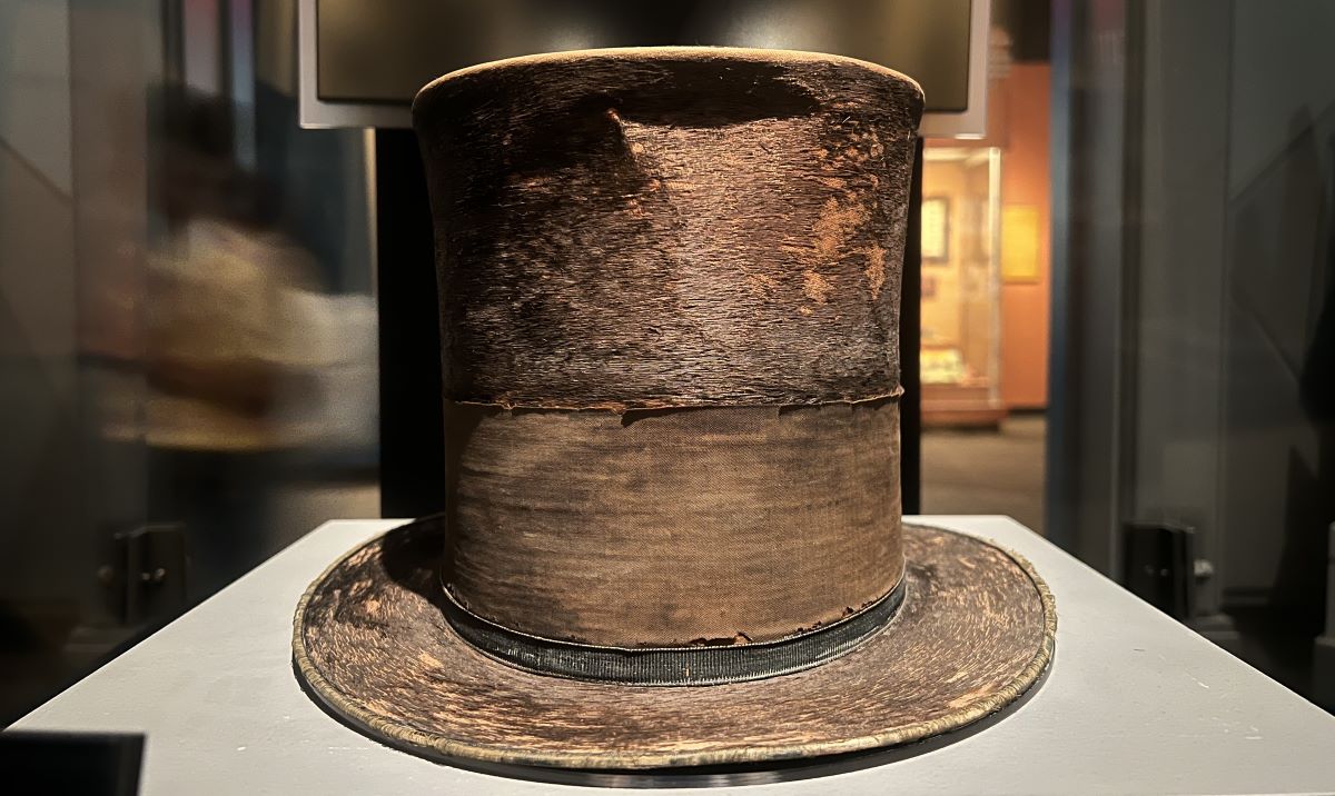 Abraham Lincoln’s top hat. Museum of American history. Washington DC. Credit: Carry on Caro