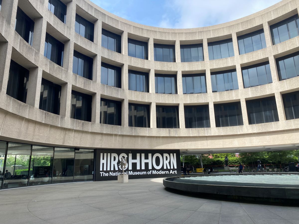 Hirshhorn museum, Washington DC. Credit: Carrry on Caro
