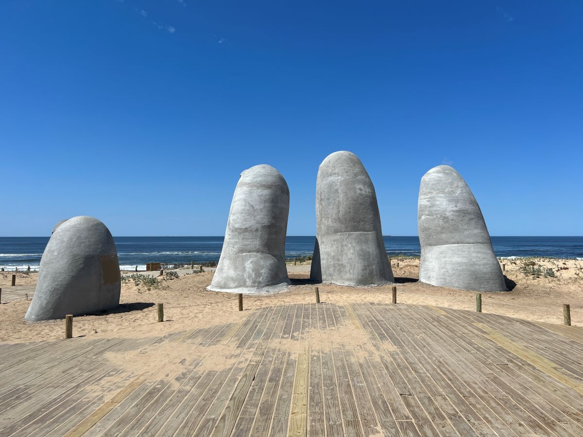 La Mano. Punta del Este, Uruguay. Credit: Carry on Caro