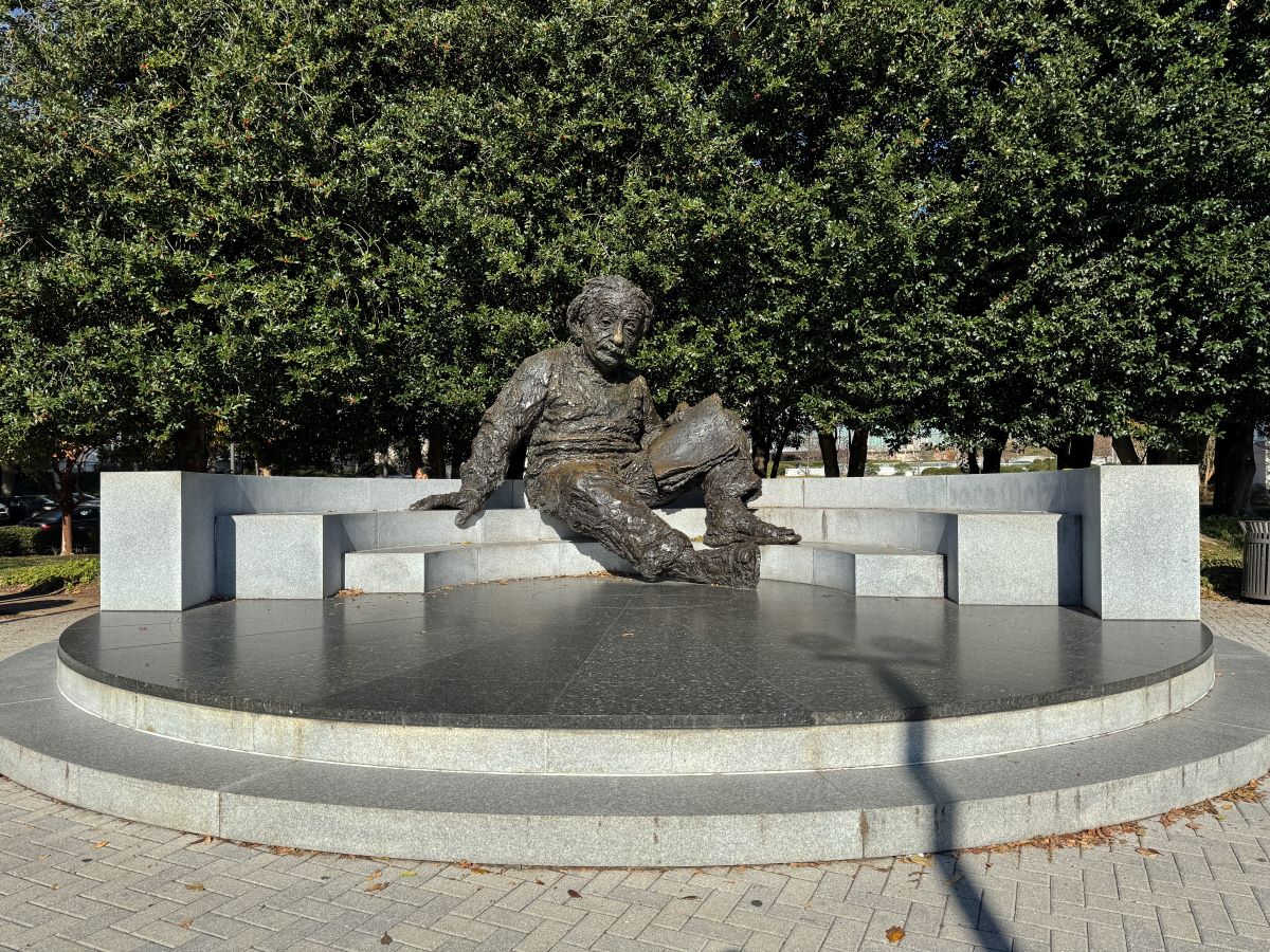 Albert Einstein Memorial: Know before you go + tips